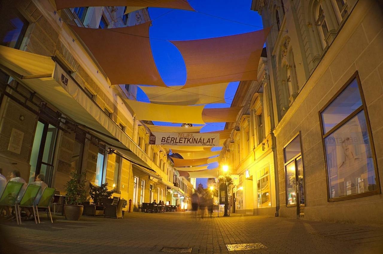 Appartamento St. Péter Apartman Pécs Esterno foto