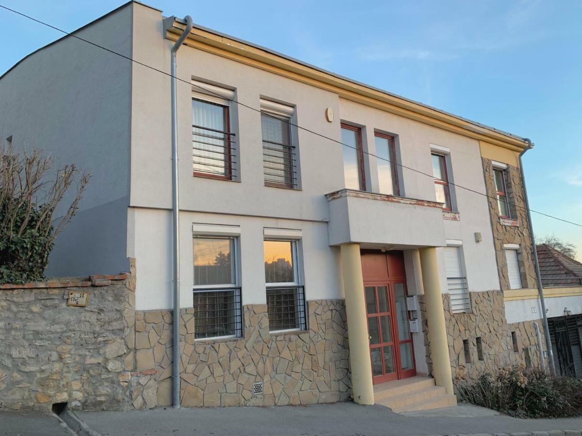 Appartamento St. Péter Apartman Pécs Esterno foto